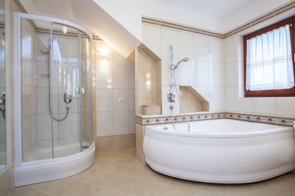 Cost of Oversized Bathtub Installation in Grove City